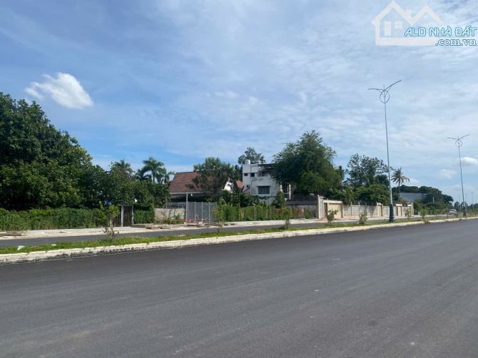 Bán Nhà Biệt thự Vườn, dt 1850m² Giá 25 tỷ Đường Bờ Kè View Sông, Bửu Long, Biên Hòa - 7