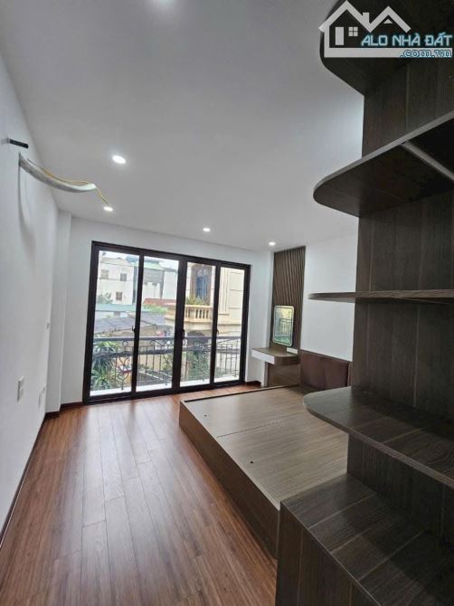 NHÀ ĐẸP NGỌC LÂM - 5TẦNG XÂY KIÊN CỐ - GẦN CẦU CHƯƠNG DƯƠNG, LONG BIÊN - VỊ TRÍ ĐẸP - 7