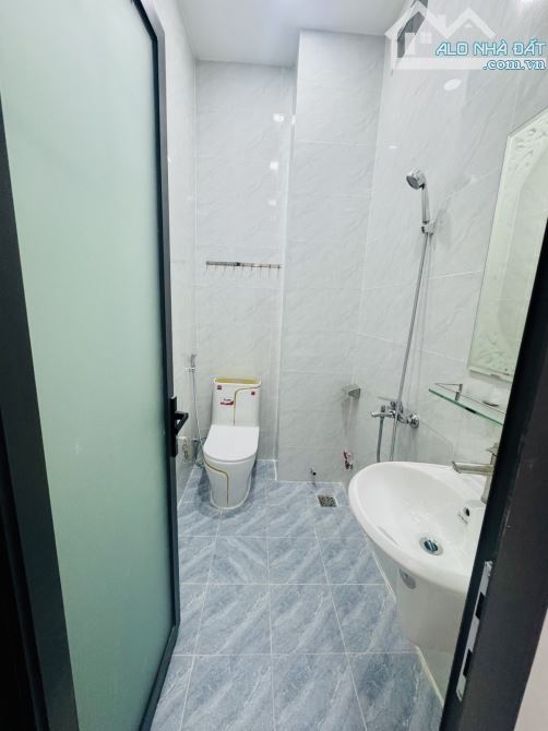BÁN NHÀ MỚI 3 TẦNG PHẠM VĂN BẠCH, TÂN BÌNH – HẺM XE HƠI – 4PN – CHỈ 5.8 TỶ TL - 7
