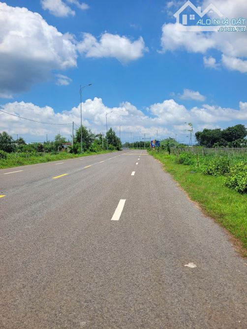 LÔ ĐẤT ĐẸP 2.5 HECTA MẶT TIỀN ĐƯỜNG CHÍNH DT992, LIỀN KỀ KCN ĐÁ BẠC, CÁCH CAO TỐC 10KM - 7
