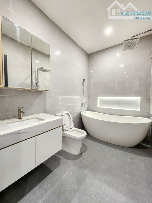 Gần BV Chợ Rẫy, HXH tránh, Nguyễn Chí Thanh Q10, lô góc, 6 tầng, 132m², MT 6.8m, 29.6 tỷ - 7