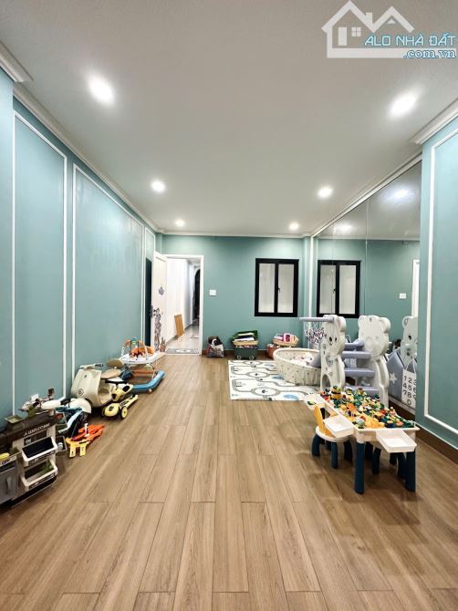 Gần mặt tiền Phan Xích Long 6 tầng, thang máy, nội thất Châu Âu, DTCN 69m2, giá bán 16 tỷ - 8