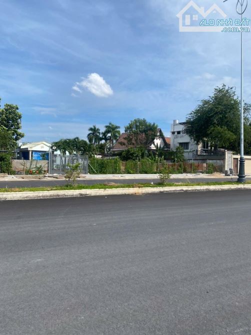 Bán Nhà Biệt thự Vườn, dt 1850m² Giá 25 tỷ Đường Bờ Kè View Sông, Bửu Long, Biên Hòa - 8