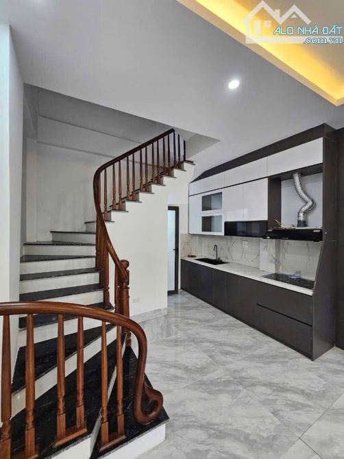 NHÀ ĐẸP NGỌC LÂM - 5TẦNG XÂY KIÊN CỐ - GẦN CẦU CHƯƠNG DƯƠNG, LONG BIÊN - VỊ TRÍ ĐẸP - 8