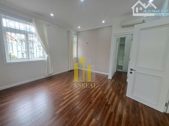 BIỆT THỰ HIỆN ĐẠI ĐƯỜNG NGUYỄN VĂN HƯỞNG - CÓ SẴN NỘI THẤT GIÁ 65 TRIỆU - 8