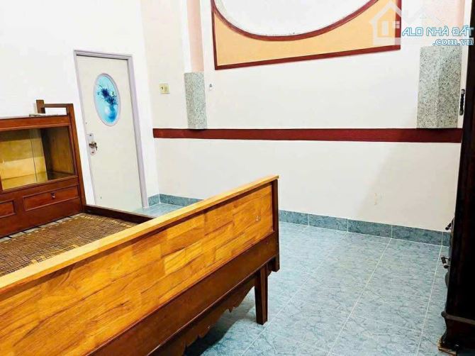 Cho thuê 400 m2 nhà và sân  đường Tầm Vu 9 triệu - 9