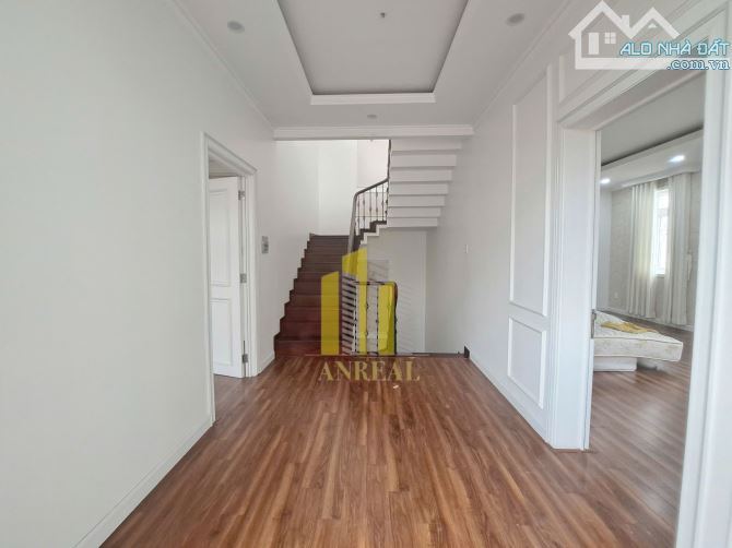 BIỆT THỰ HIỆN ĐẠI ĐƯỜNG NGUYỄN VĂN HƯỞNG - CÓ SẴN NỘI THẤT GIÁ 65 TRIỆU - 9