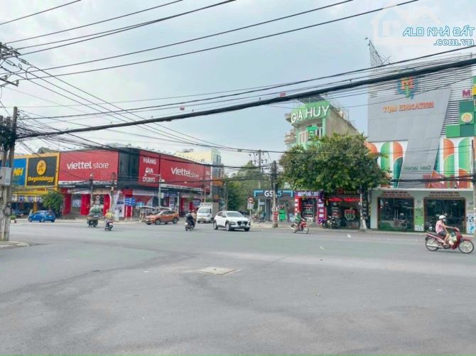 BÁN Đất mặt tiền ĐỒNG KHỞI ngang 8m4 ,sổ riêng full thổ cư
