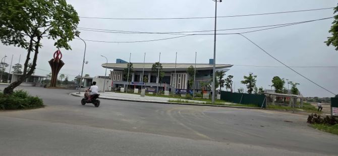 BÁN ĐẤT UY NỖ ĐÔNG ANH GIÁ ĐẦU TƯ  NGÕ CỰC NÔNG ÔTÔ 7 CHỖ VÀO ĐẤT THÔNG SÁT NHÀ THI ĐẤU ĐÔ