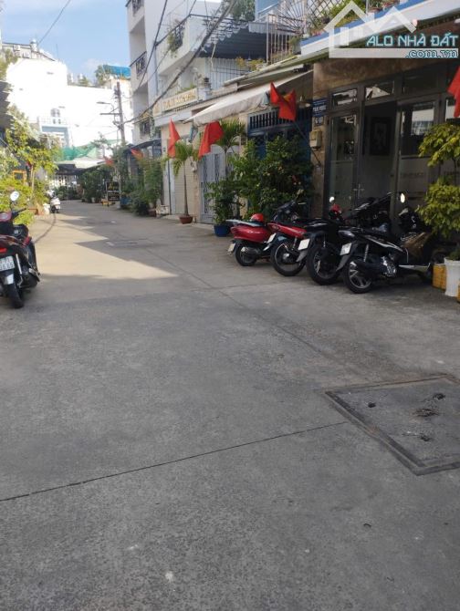 Bán nhà 4 tầng gần Emart Phan Huy Ích, Gò Vấp, hẻm 6m, giá 6.7 tỷ