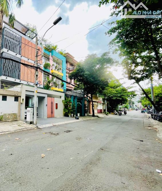 Biệt Thự 7,5x20m Mặt Tiền Trường Sơn-Ngay Công Viên Lê Thị Riêng-Xây Hầm Lửng 3 Lầu