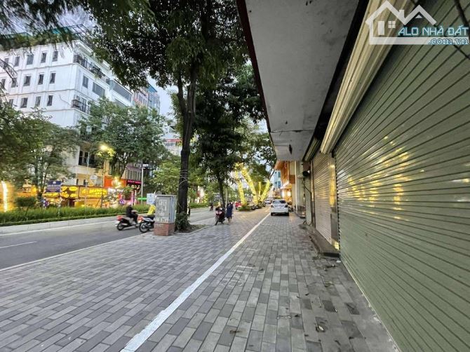 THỬA ĐẤT ĐẸP TÂY HỒ MẶT ĐƯỜNG LẠC LONG QUÂN 200m2