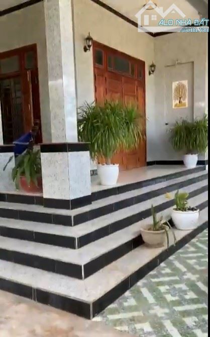 Ngộp quá bán nhanh-Nhà mặt tiền 15m Nguyễn Văn Trỗi-gần chợ Ma Lâm-DT 300m2TC