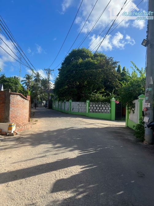 Bán Bungalow gỗ 12 phòng đường Trần Hưng Đạo