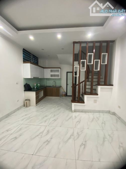 Cho thuê nhà riêng ngõ 2x Vũ Ngọc Phan - Đống Đa