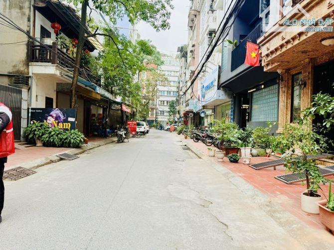 Bán nhà Nguyễn Chí Thanh, 50m2 x 5T, MT 4,3m. Vỉa hè oto tránh. KD đẳng cấp. 24,8 tỷ (TL).