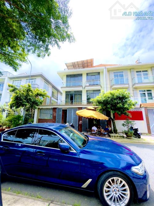 BIỆT THỰ COMPOUND NGAY GLOBAL CITY - CAO TỐC - ĐỖ XUÂN HỢP - 180M2 - 4 TẦNG ĐÚC MỚI