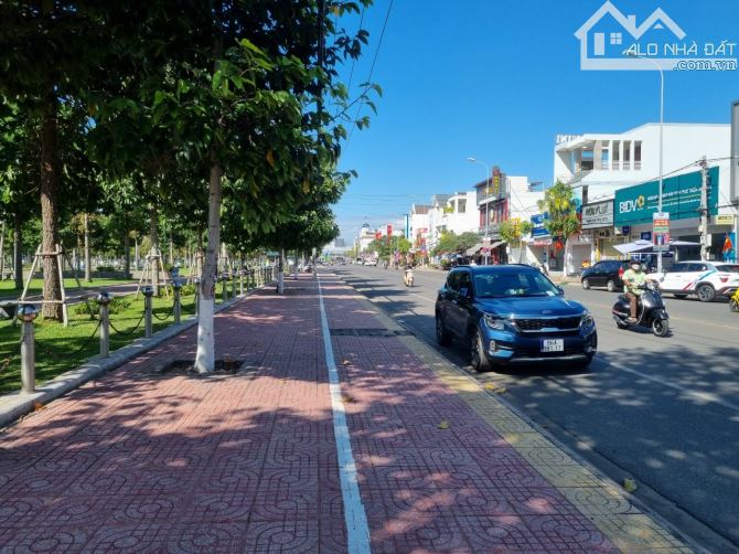 Bán cặp Võ Văn Kiệt, 200m2, Đối diện Công viên VVK, Tp Phan Thiết