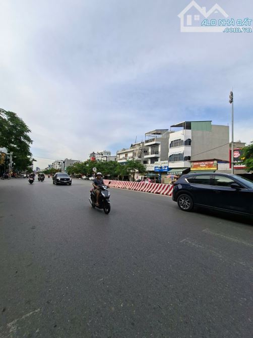Bán lô đất mặt đường Hồ Sen - Lê Chân - DT 161m - Mt 12m  - xây cao tầng