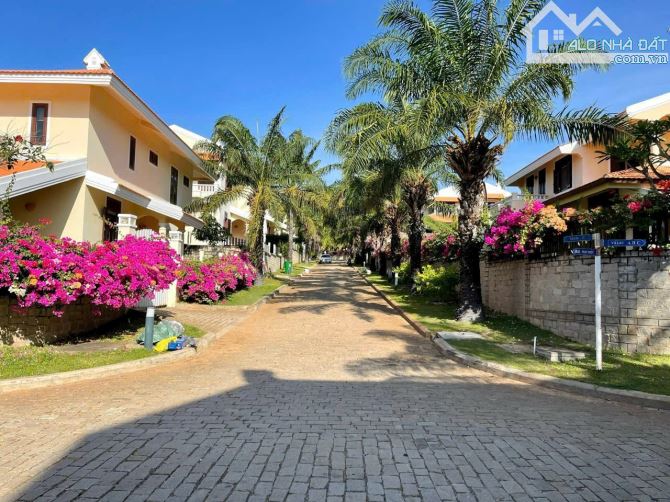 Bán căn Biệt thự Minh Thành Domaine, DT 276m2 , Khu thích hợp Nghỉ dưỡng , định cư lâu dài
