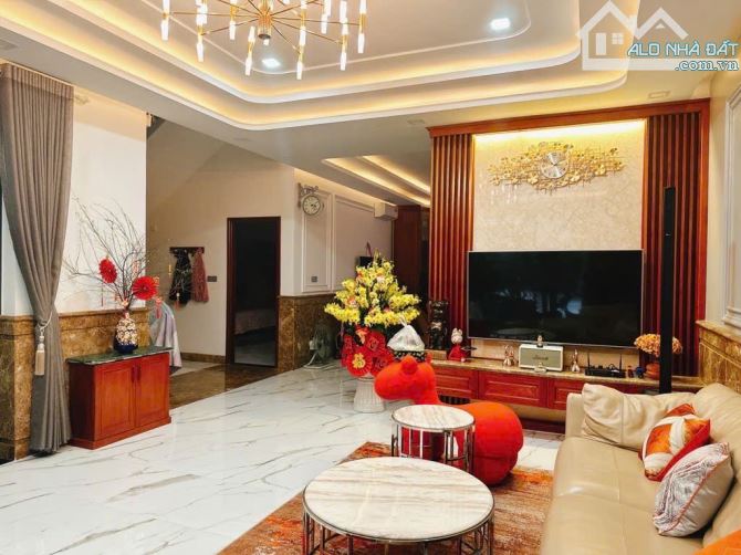🏙️ BÁN VILLA 4 TẦNG SANG TRỌNG – MẶT TIỀN ĐƯỜNG 7M5, TRUNG TÂM THANH KHÊ, ĐÀ NẴNG