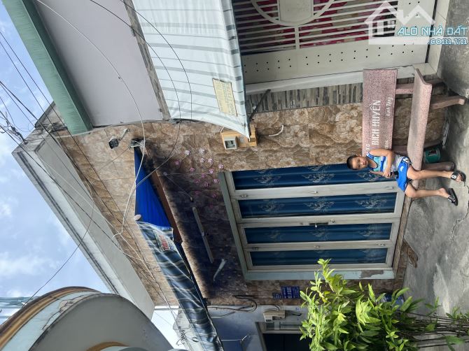 Gần Chùa Hoàng Pháp Ngã 3 Hồng Châu giá rẻ 2,9Tỷ Nhà Lầu hẻm xe hơi.