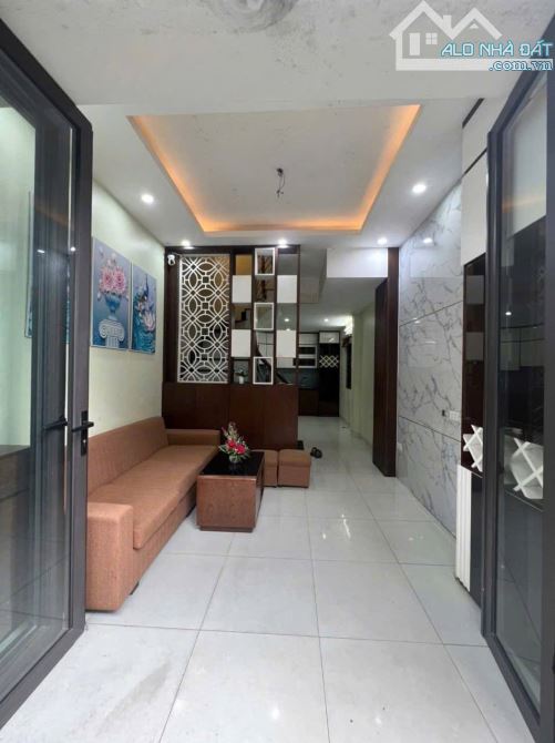 CHỈ NHỈNH 4 TỶ - CÓ NHÀ 3 TẦNG OTO ĐỖ 10M - SÁT GLEMXICO LÊ TRỌNG TẤN HÀ ĐÔNG SIÊU HIẾM!!!