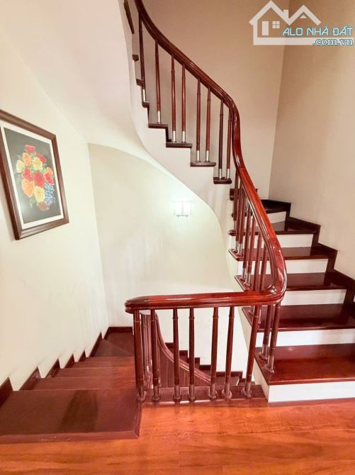 MẶT PHỐ CỔ LINH 29 TỶ DT 87M MT 5M 5T Ô TÔ TRÁNH KINH DOANH