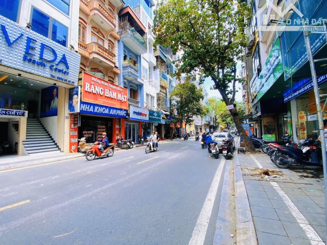 Bán Siêu phẩm Biệt thự lô góc phố Thuỵ Khuê, Tây Hồ. 200m2 x 4T, MT 10,6m. Có hầm. Gần Hồ.