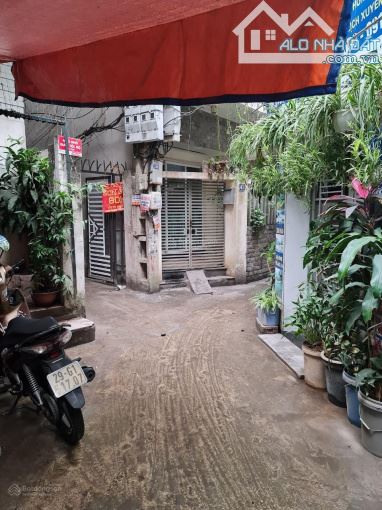 CHÍNH CHỦ BÁN NHÀ 2 TẦNG CŨ NGÕ HÒA BÌNH KHÂM THIÊN, ĐỐNG ĐA, 30M,MT3.5M, 3.5 TỶ