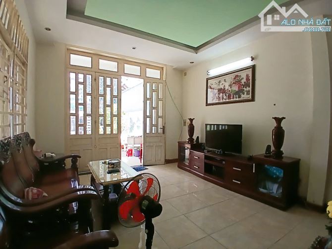 BÁN CĂN NHÀ PHỐ DĨ AN NGAY CHỢ, NGANG 5.5M 139M2 2 TẦNG, GIÁ CHỈ 7 TỶ THƯƠNG LƯỢNG
