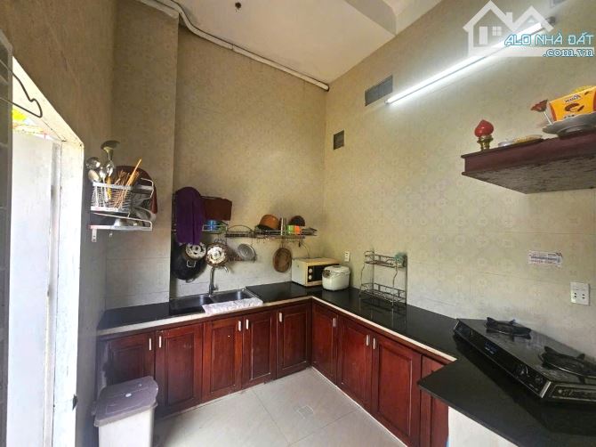 💥 Chỉ 6,74 tỹ sở hửu nhà 3 tầng mới đẹp mặt tiền Đoàn Hửu Trưng. 108m2.