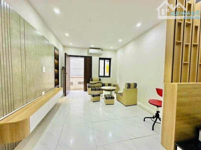 NHÀ ĐẸP LÔ GÓC CỔ NHUẾ - 6 TẦNG 35M - NGÕ THÔNG Ô TÔ ĐỖ