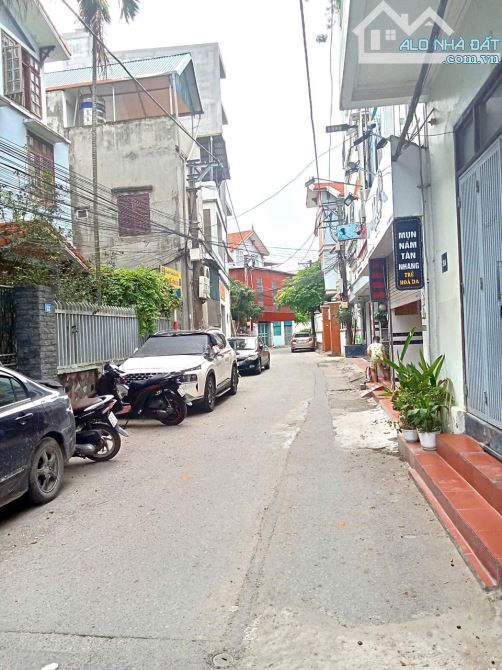 BÁN NHÀ THẠCH BÀN - LONG BIÊN - VỊ TRÍ ĐẸP, NHÀ ĐẸP, GIÁ HỢP LÝ, TẶNG NỘI THẤT, Ở NGAY