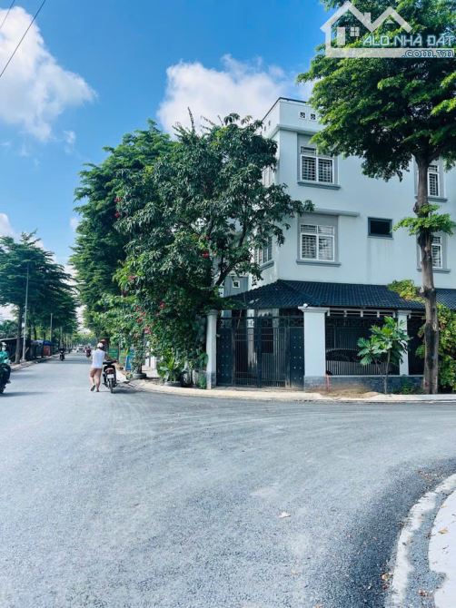 BÁN VILLA MẶT TIỀN NỘI BỘ -NGAY AEON TÊN LỬA NGANG 7X 15M - 4 TẦNG- CHỈ NHỈNH 12 TỶ