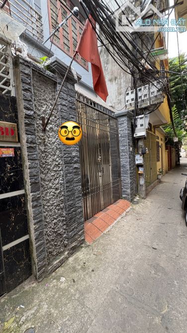 GỐC ĐỀ-HOÀNG MAI-NGÕ THÔNG 3 GÁC TRÁNH-5 TẦNG NHÀ ĐẸP