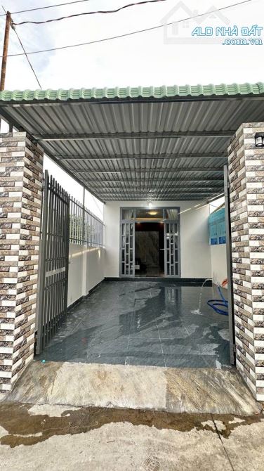 Bể nợ bán gấp nhà c4 đường Tân Hiệp 18 - Hóc Môn, Sổ hồng riêng, 125m2, giá chỉ 980 triệu