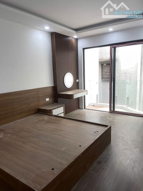 ♻️ Nhà Ngọc Lâm, mới tinh , 3 ngủ , gần ô tô.