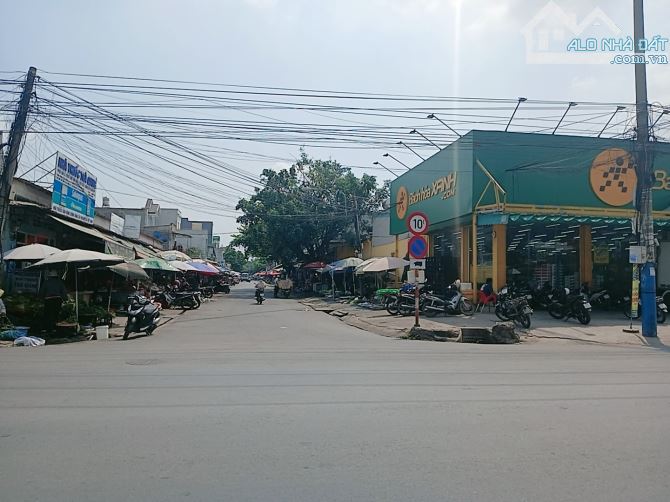 HÀNG ĐẦU TƯ, MẶT TIỀN KINH DOANH NHÀ PHỐ DĨ AN 300M2 10X30M. CHỈ 11 TỶ THƯƠNG LƯỢNG