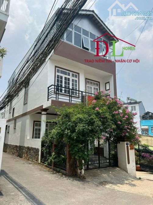 Bán căn nhà hai mặt tiền đường nhựa Phù Đổng Thiên Vương P8 Đà Lạt