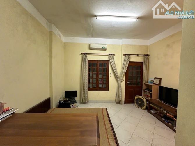 BÁN NHÀ PHỐ VIP CỬA BẮC: 30m2 - 4 tầng - mặt tiền 4,7m - sổ Vuông đét: giá chưa tới 7 Tỷ