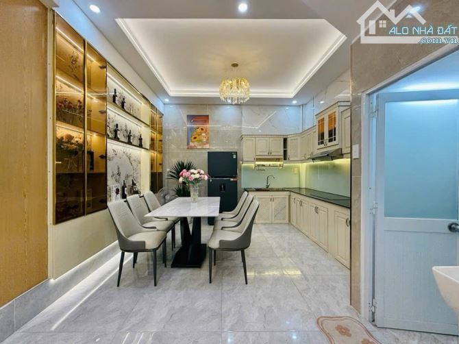BÁN NHÀ CHỢ AN NHƠN . CÁCH SÂN BAY 10p , NGAY NGÃ TƯ LÊ ĐỨC THỌ. TRUNG TÂM MỌI TIỆN ÍCH