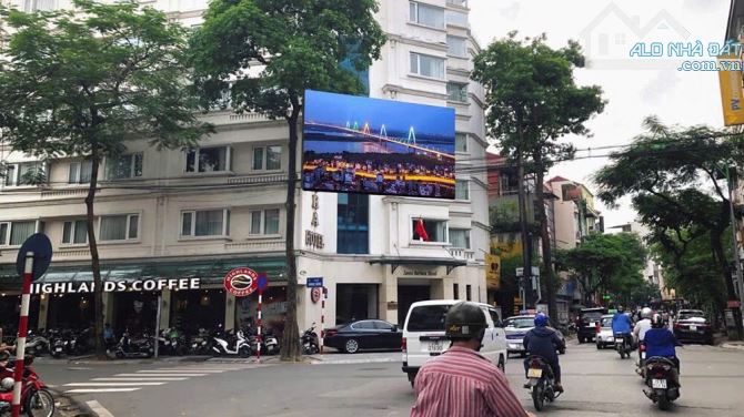 PHỐ QUÁN THÁNH – PHAN ĐÌNH PHÙNG 32M2 Giá chỉ 7 TỶ - Mặt tiền rộng 4.5m - Nhà 4 tầng