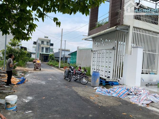 Cần bán gấp nhà 1 trệt 1 lầu tại Lộc An Long Thành 2tỷ5