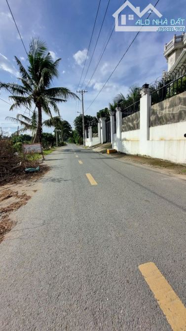 Vị trí ngay Cao Đẳng Điện Lực – Thạnh Xuân 35 – Quận 12   Dt ; 5 * 27 – đường nhựa 8m thôn