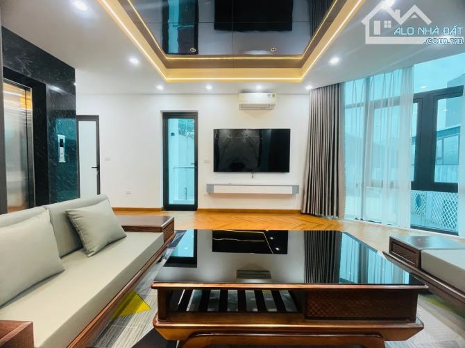 Bán nhà 7 tầng thang máy, gara ô tô, Nguyễn Văn Cừ – Ngọc Lâm, 47/50m², nhỉnh 12 tỷ