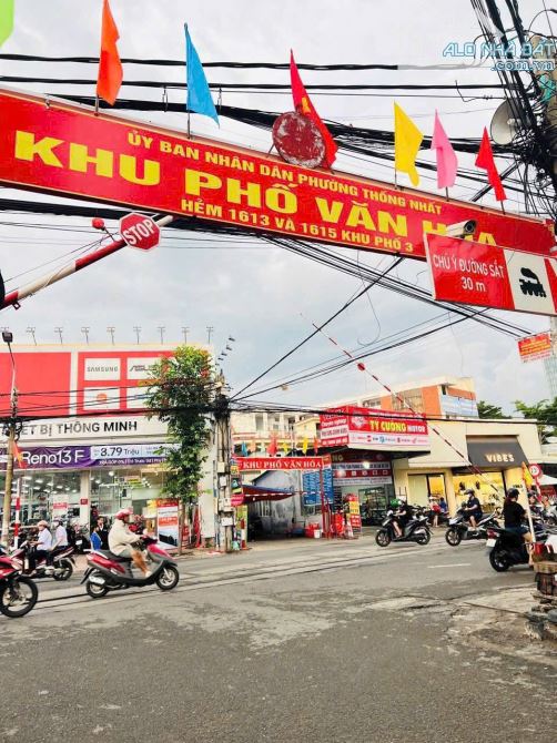 BÁN NHÀ 64m2 Đường oto trong chợ 57 ( P. THỐNG NHẤT)giá 2ty4
