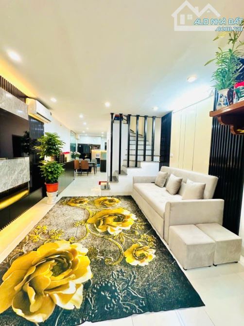 Bán nhà Phố Cầu Đất, Q.Hoàn Kiếm : 35m2 x 5 tầng nhà đẹp nở hậu SĐCC giá 6,6 tỷ ( có tl )