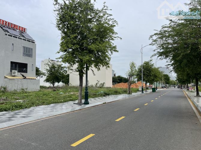 Bán lô D5 133m2 đối diện Công viên Cầu Vồng- Khu Ocean Dunes, biển Đồi Dương