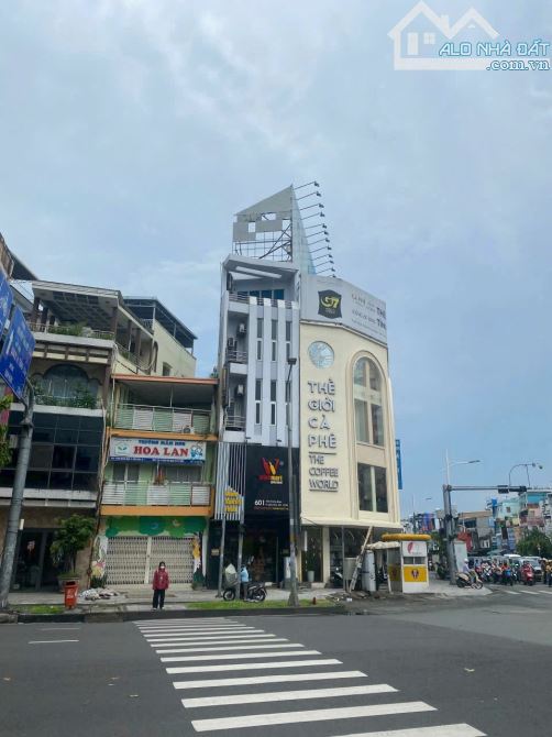 Bán nhà MT Trần Hưng Đạo, gần góc Nguyễn Văn Cừ, DT 4x20, Trệt 4 Lầu, HĐT 100tr, Giá 39 tỷ